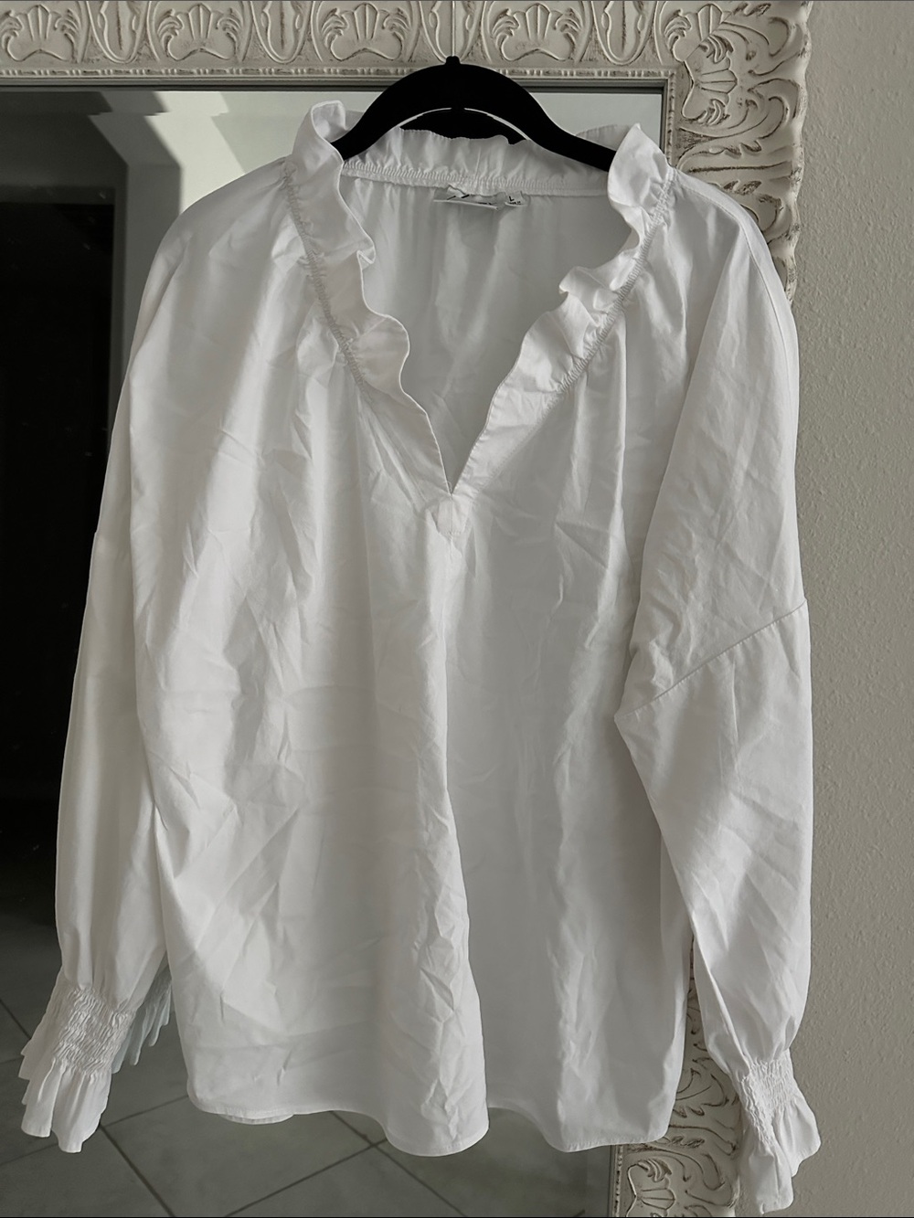 Finley Poplin White Ruffle V-Neck Long Sleeve Top
